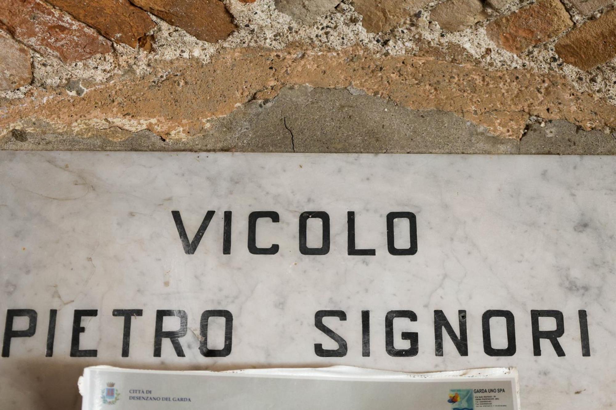 Vicolo Dei Signori Lägenhet Desenzano del Garda Exteriör bild