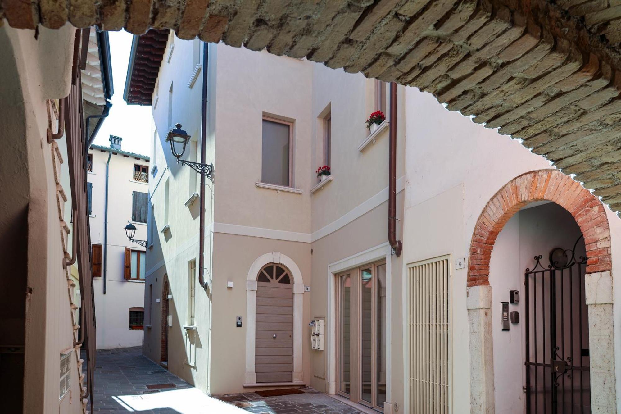 Vicolo Dei Signori Lägenhet Desenzano del Garda Exteriör bild