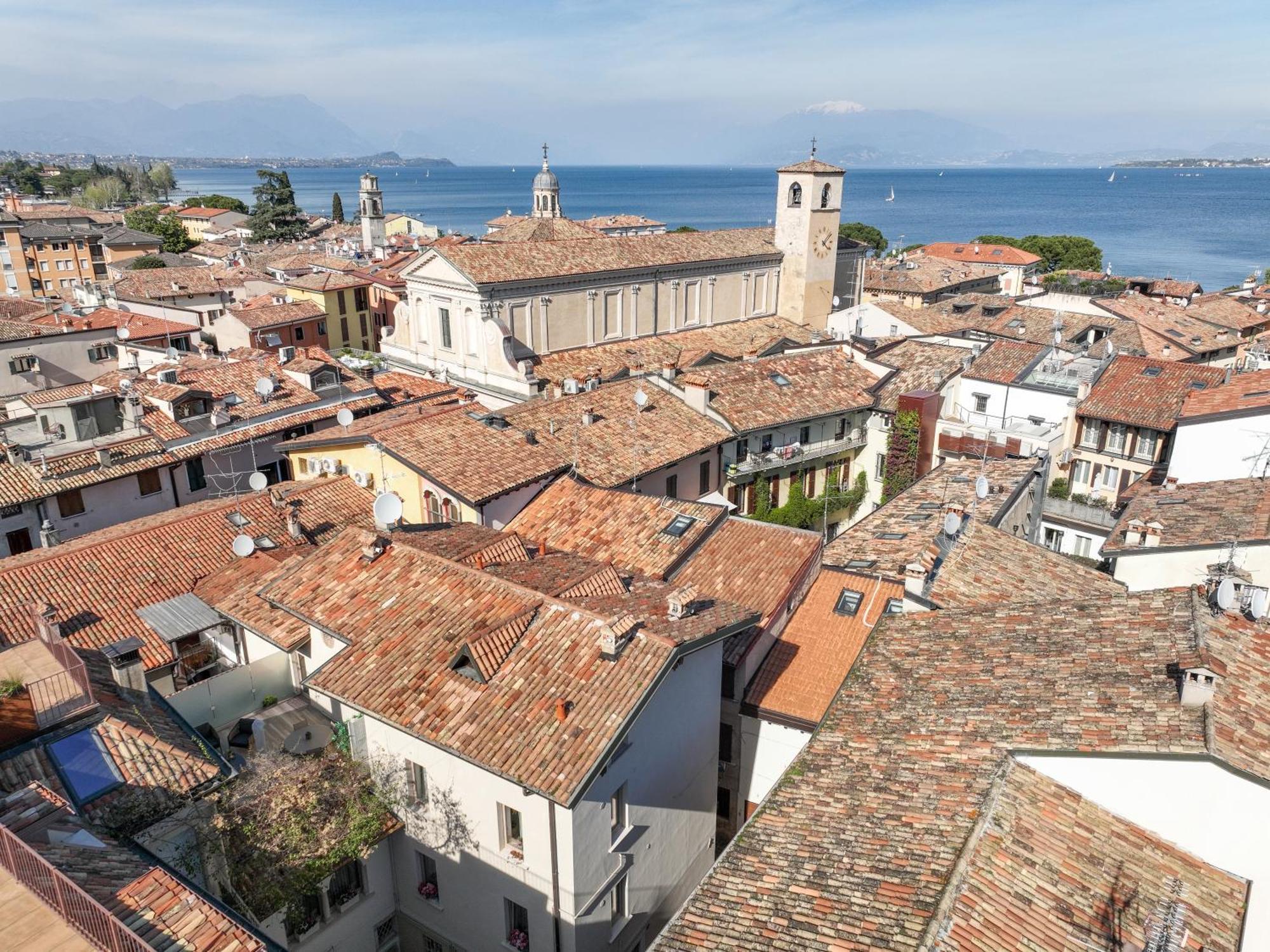 Vicolo Dei Signori Lägenhet Desenzano del Garda Exteriör bild